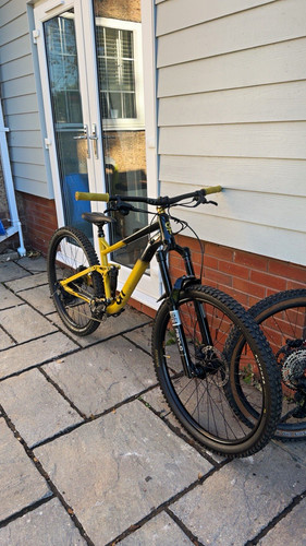 Mountain bike 29in large - gt,
