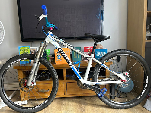 Giant revel mountain bike - 3, xs